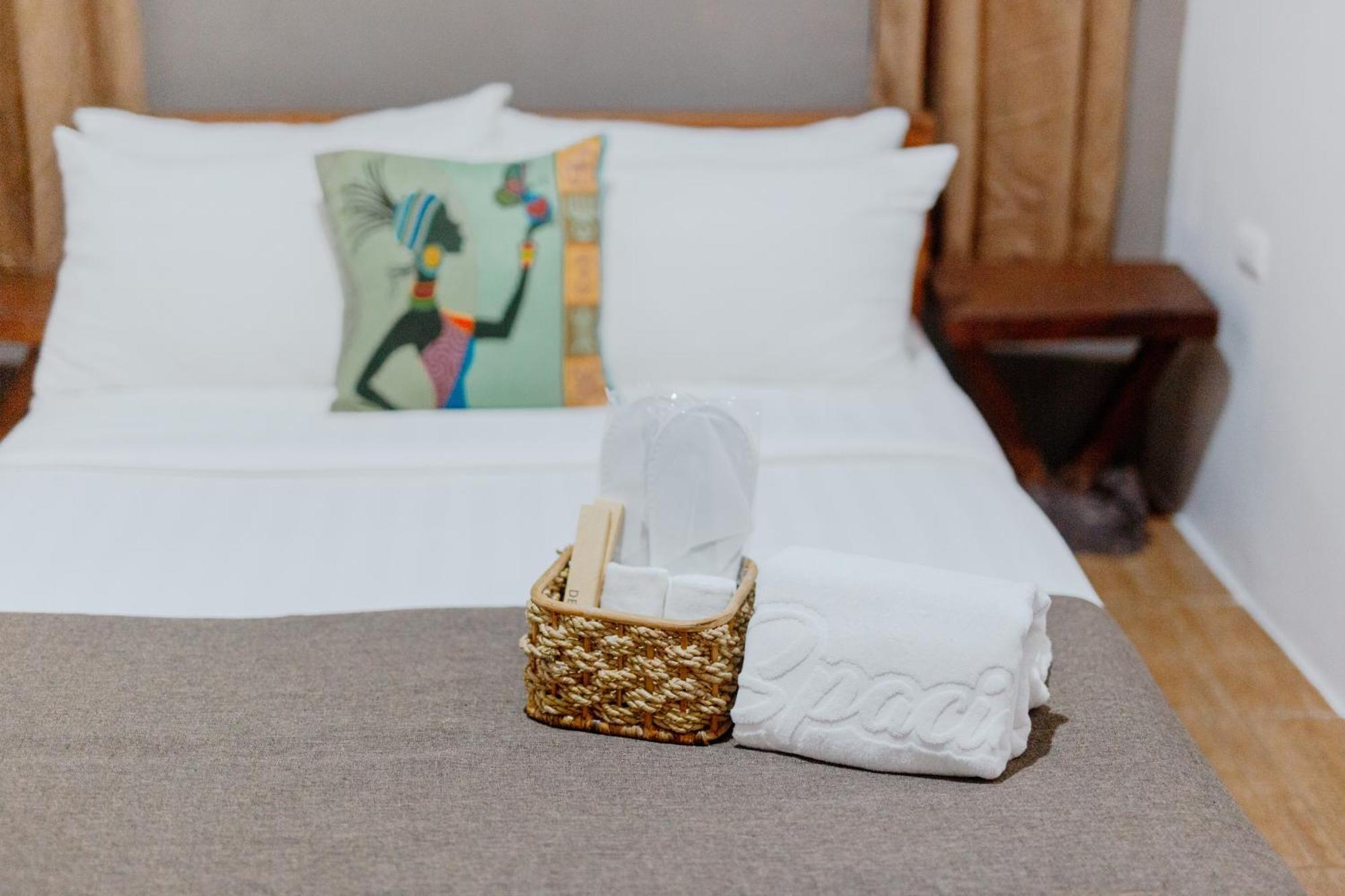 Spacio Caliraya Bed & Breakfast Lumban Exterior foto